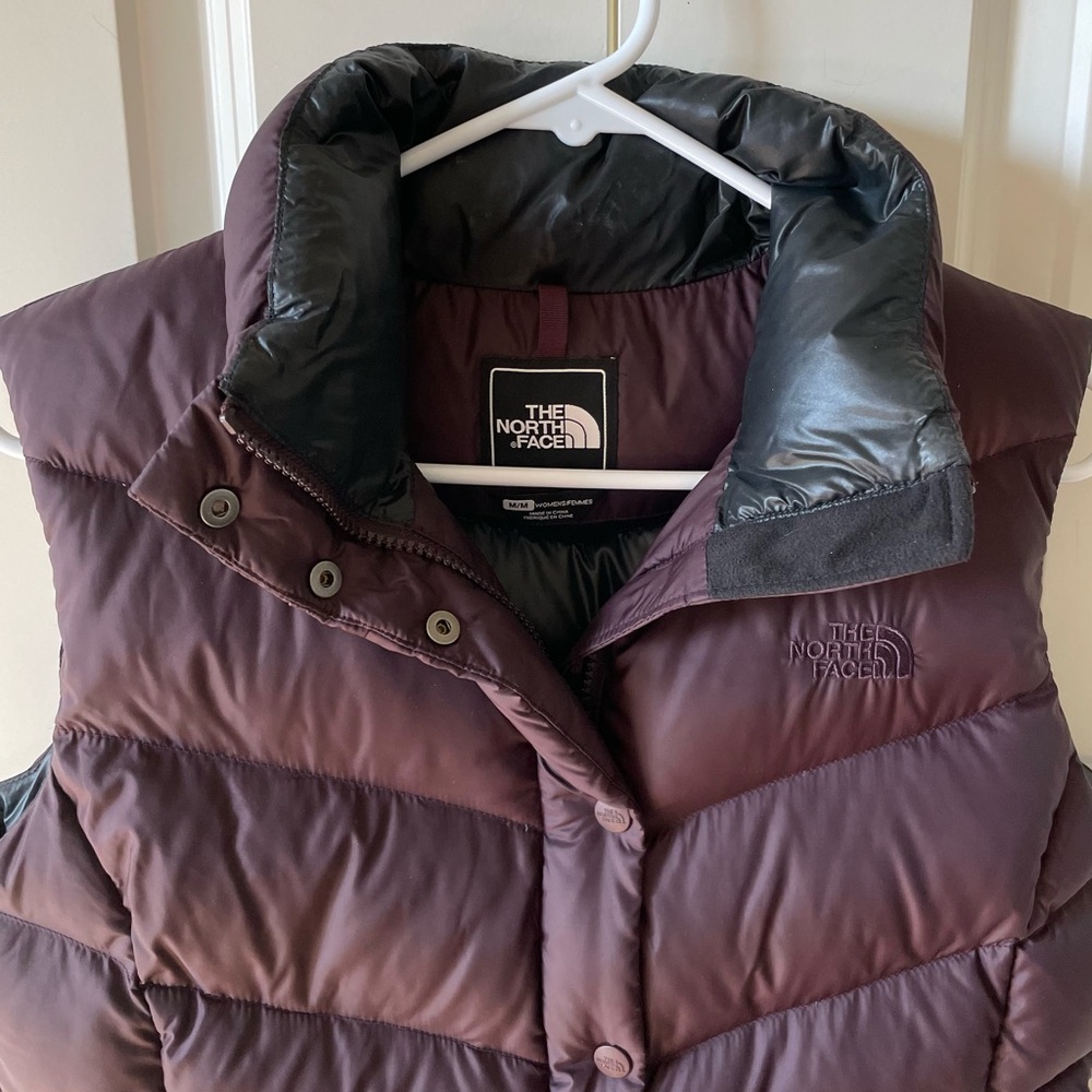 The North Face Puffy 700 Down Filled Purple Vest Size Medium - Picture 2 of 11